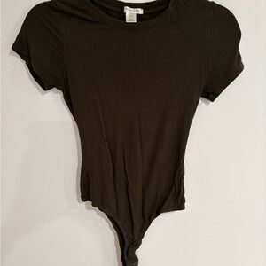 Aritzia Wilfred Ribbed Short-Sleeve Bodysuit — Dark Olive